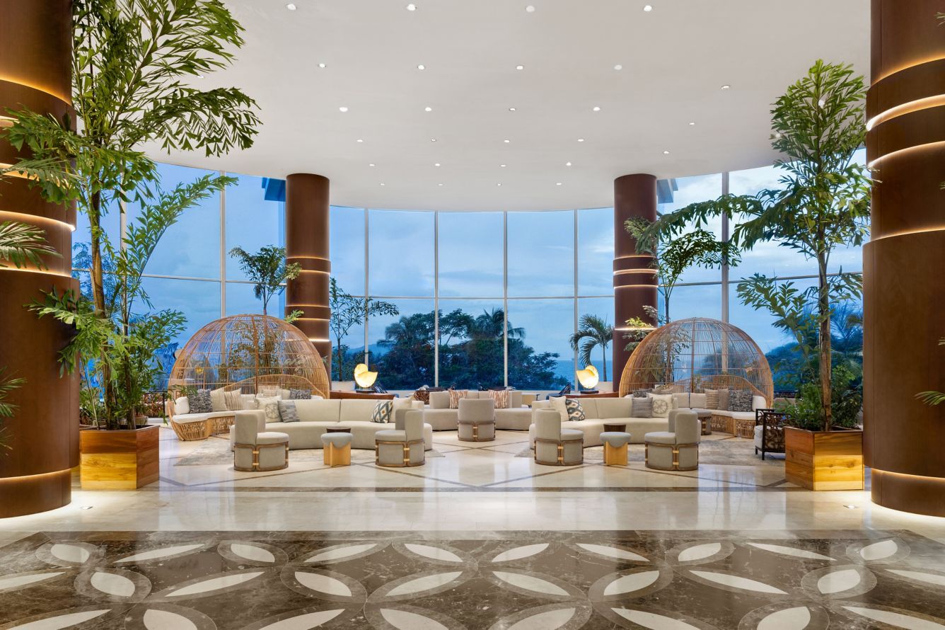 wi-ptybw-lobby-entrance-22249_Classic-Hor.jpg
