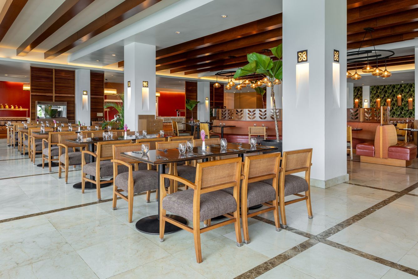 wi-ptybw-pacifica-restaurant-30676_Classic-Hor.jpg